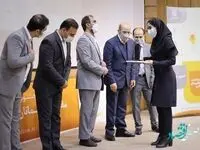 تندیس زرین جشنواره ملی نوآوری برتر ایرانی سال 1400 به بیمه دی رسید