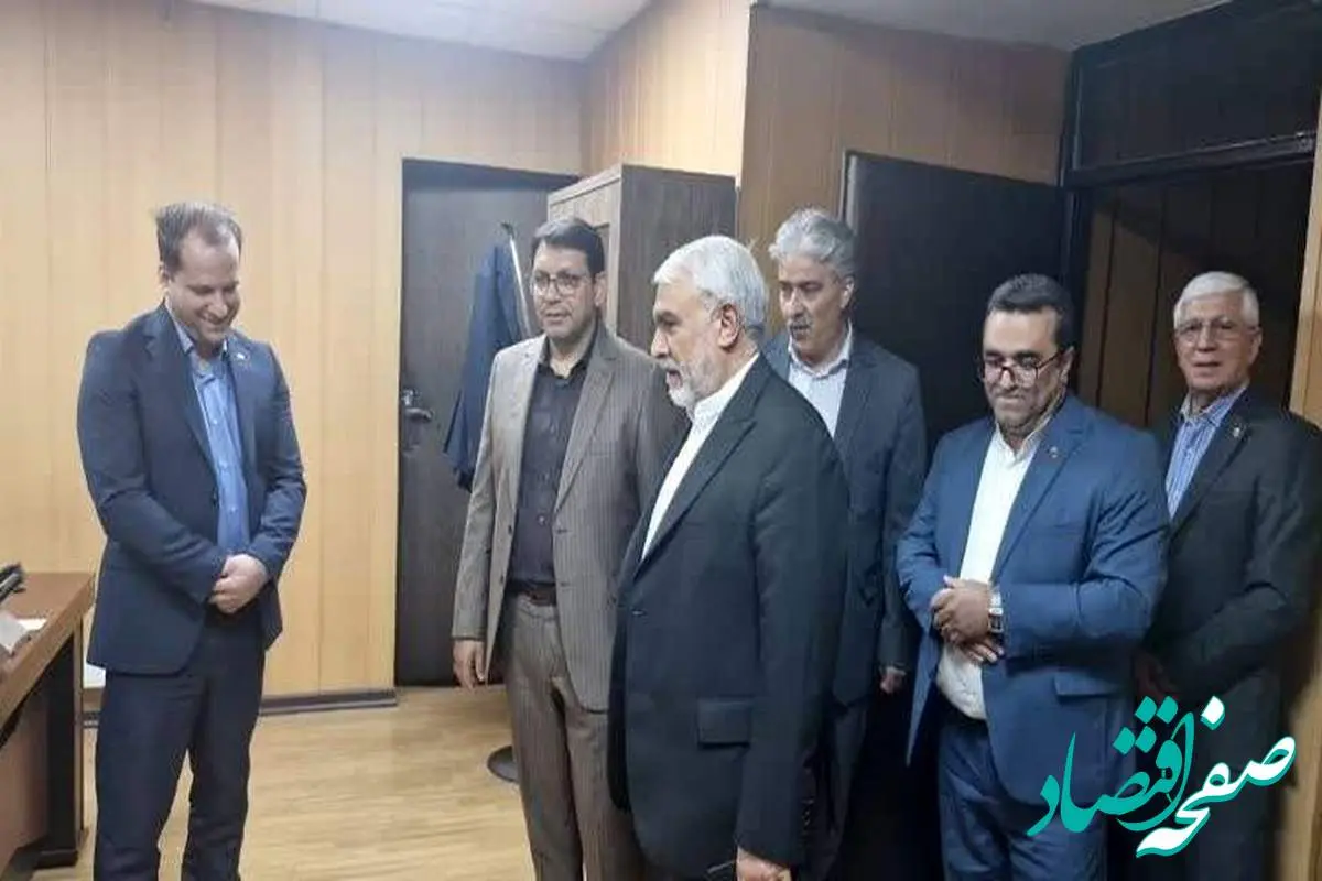بازدید دکتر جوادی، مدیرعامل موسسه اعتباری ملل، از واحدهای خدمت رسان صف و ستاد