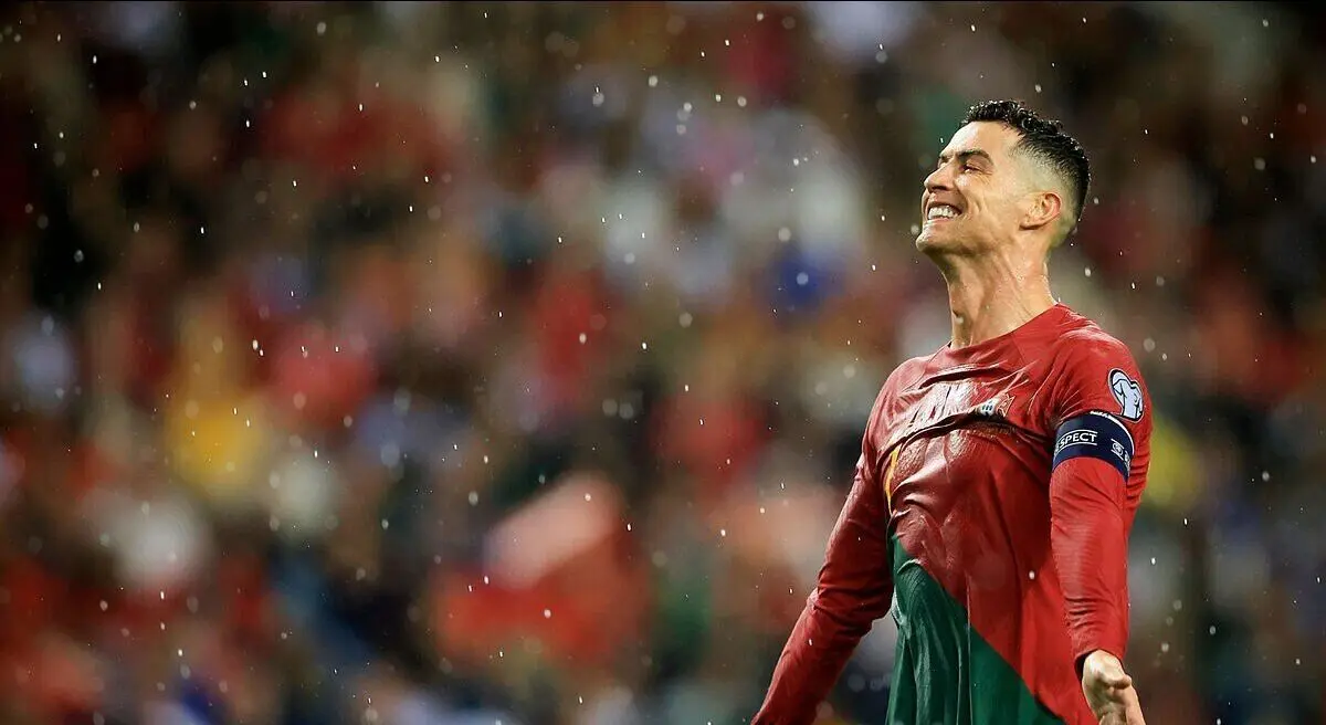 کریس :  پادشاه بی چون و چرای فوتبال ملی / CR7
بالای ۳۰ سال گلزن تر از خیلی از فوق ستاره های دنیا 