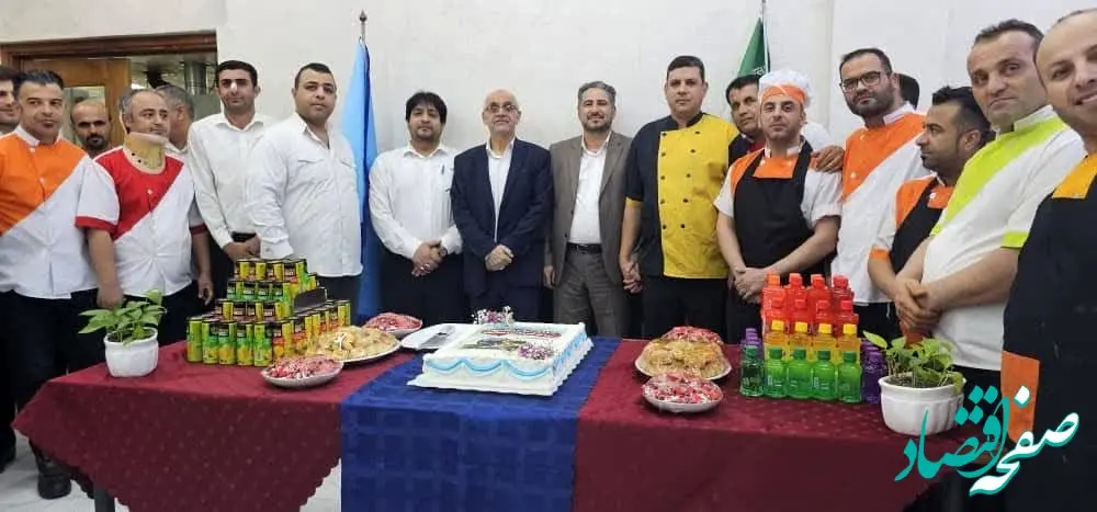 تقدیر از زحمات پرسنل آشپزخانه پتروشیمی مارون به مناسبت روز جهانی غذا