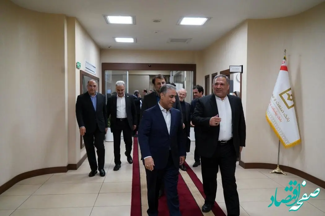 رئیس کمیسیون اقتصادی مجلس: بانک صنعت و معدن موتور محرک تولید و توسعه زیرساخت های کشور است