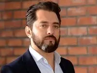 بهرام رادان چرا در اکران صبحانه به زرافه‌ها حضور نداشت؟ ویدئوی او پاسخ می‌دهد.