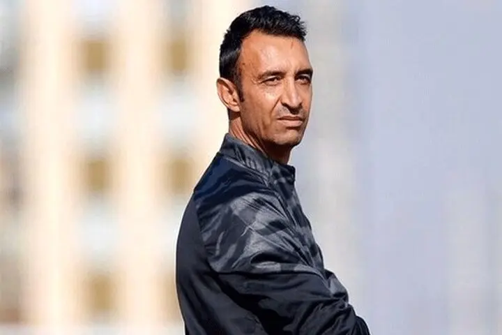 ژست خاص سرمربی استقلالی قبل از تقابل حساس + عکس