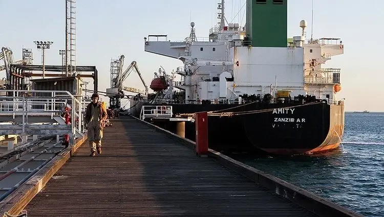 جزیره خارک و پایانه نفتی؛ قلب تپنده صادرات انرژی ایران در خلیج فارس