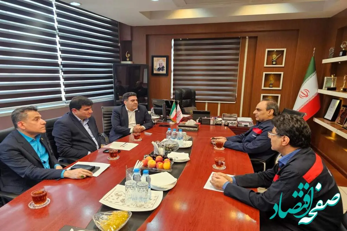دیدار مدیرعامل فولاد اکسین با مسئولان بانک رفاه خوزستان برگزار شد