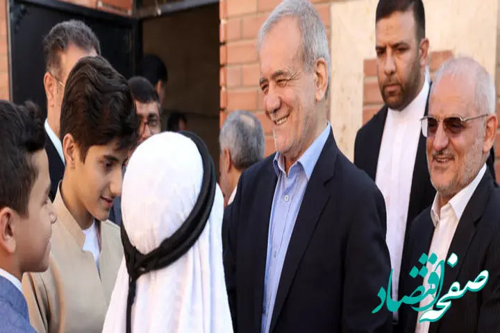 تصویر خیلی خاص از مسعود پزشکیان در پشت نیمکت مدرسه