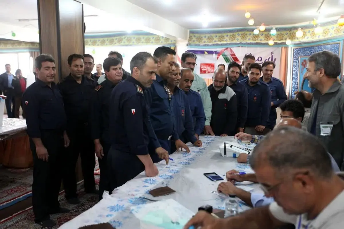 حضور گسترده کارکنان ذوبآهن اصفهان در دور دوم انتخابات ریاست جمهوری