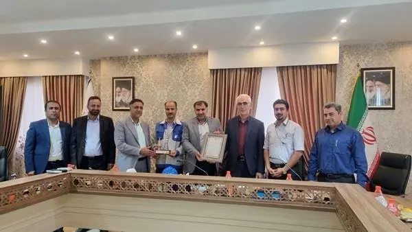 تقدیر از شرکت فولاد امیرکبیر کاشان جهت همکاری در مدیریت مصرف برق در کاشان