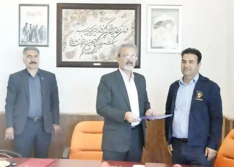 افتتاح اولین نیروگاه خورشیدی در استان چهارمحال و بختیاری توسط بانک مسکن/ قدردانی مدیر عامل شرکت توزیع نیروی برق استان چهارمحال و بختیاری از بانک مسکن