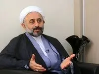 نقویان: اگر کسی زیبایی را دید و سر خم نکرد، باید او را به طویله ببرند | استادان به درد بخور را بیرون بریزید، در و دیوار دانشگاه که ارزشی ندارد 
