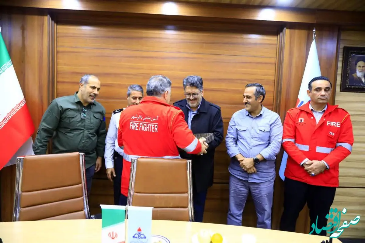 هم اندیشی طلایه داران نشان مجاهدت و راست قامتان عرصه آتش به میزبانی شرکت پالایش نفت تهران