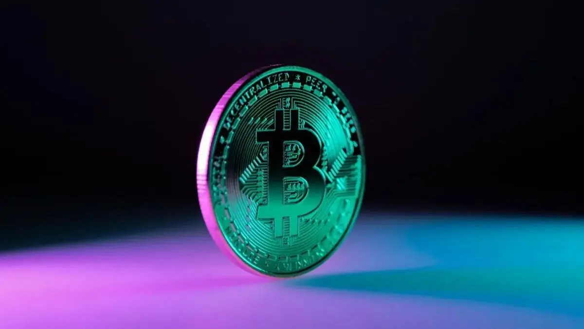 آخرین قیمت بیت کوین در شنبه ۲۶ مهر ۱۴۰۴؛ روند نزولی بیت کوین