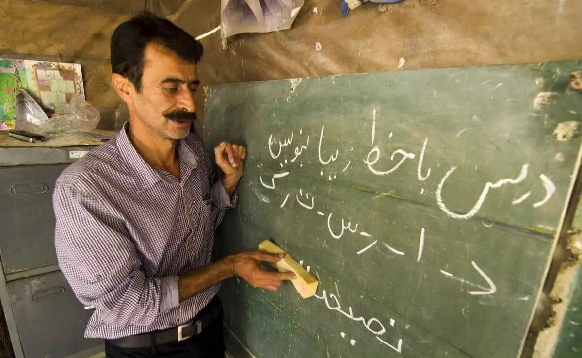 اجرای رتبه‌ بندی چقدر حقوق معلمان را افزایش داده؟ | مشکل مهرآفرینان و بازنشستگان همچنان پابرجاست