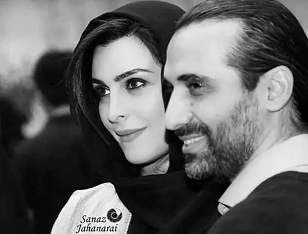 جشن تولد ابراهیم اشرفی بر سر مزار ماه چهره خلیلی+ عکس