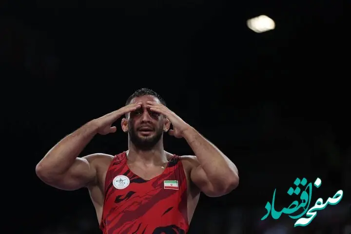 ساعت مسابقه رحمان عموزاد و امیرعلی آذرپیرا در فینال کشتی جهانی