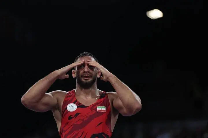 ویدیو کشتی قهرمانی رحمان عموزاد امروز سه‌ شنبه ۲۵ شهریور ( کشتی آزاد قهرمانی جهان)