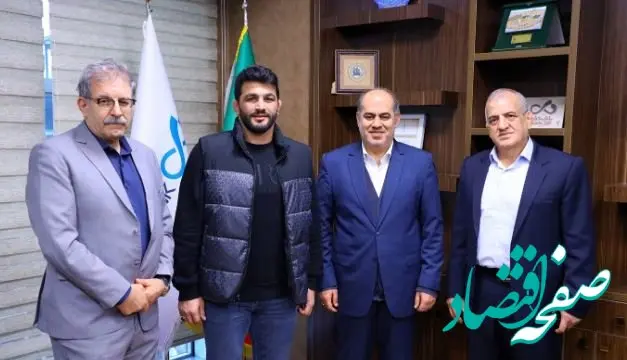 قدردانی از «حسن یزدانی» در بانک دی