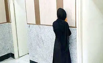 عکس / مادر بی رحم کودکش را اینگونه...