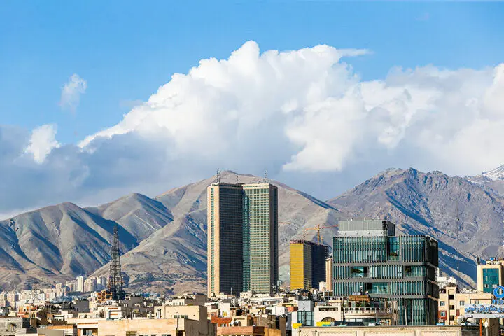 شاخص لحظه‌ای کیفی هوای تهران امروز جمعه ۱۵ فروردین ماه ۱۴۰۴