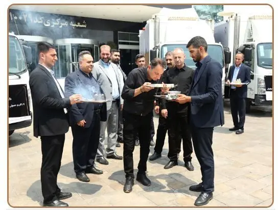 کاروان خدمت‌رسانی اربعین بانک پارسیان برای اعزام به مناطق مرزی بدرقه شد