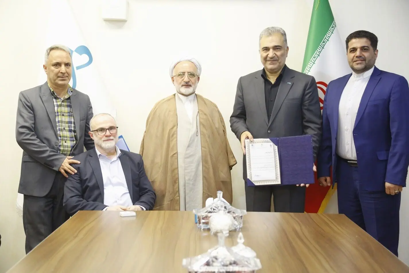 سرپرست بانک دی برگزیده چهارمین همایش ملی تجلیل از خادمین ایثارگران شد