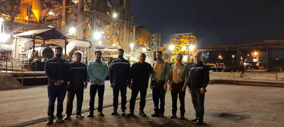 در لحظات آغازین سال نو و همزمان با ایام ماه رمضان انجام شد؛ دیدار معاون منابع انسانی و امور اجتماعی فولاد خوزستان با کارکنان بخش احیاها