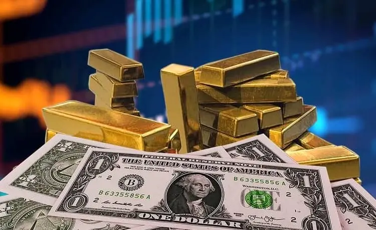 مقایسه وضعیت طلا و دلار در سال جاری