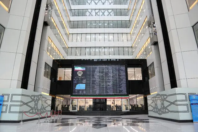 نظر سه کارشناس از آینده بازار سهام و در سایه ابهام گرانی نرخ خوراک، دلار و...