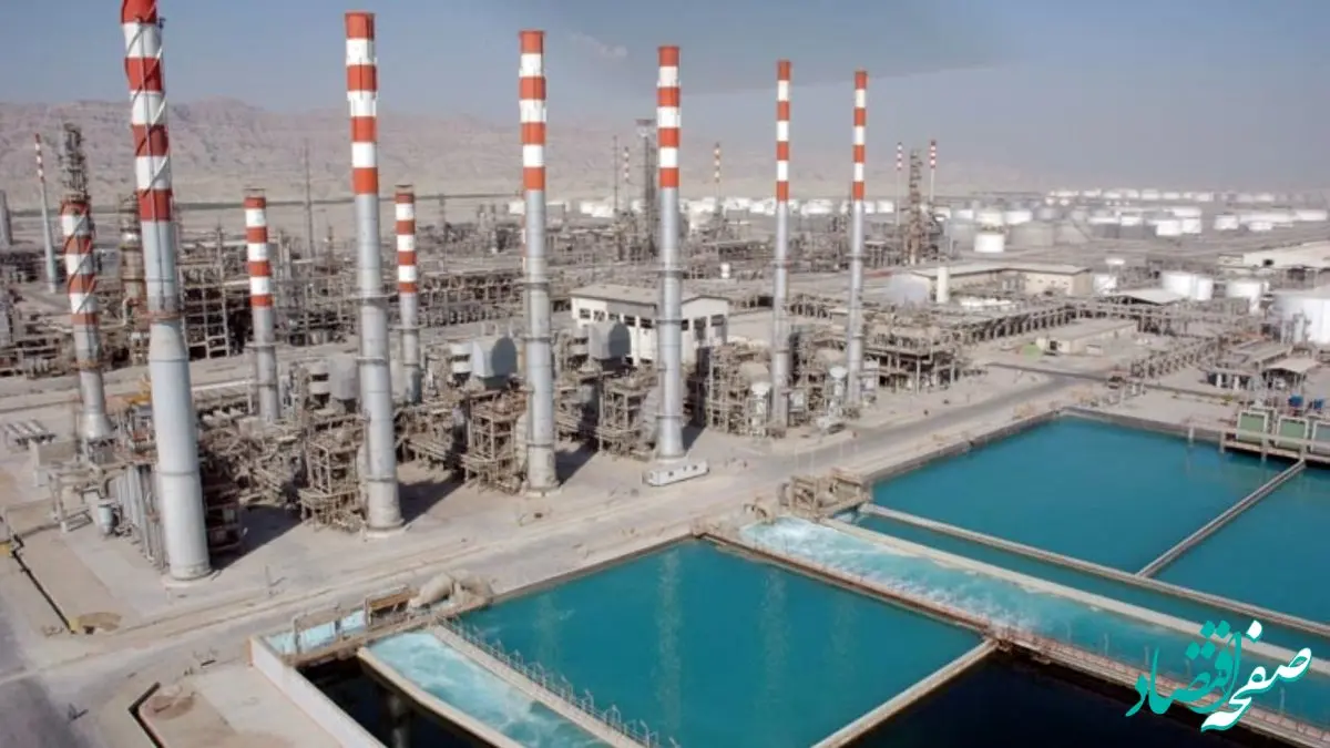 دیدار و تجلیل دکتر هاشمی مدیر عامل شرکت پالایش نفت بندرعباس از اتش نشانان پر تلاش ، متعهد و متخصص شرکت پالایش نفت بندرعباس به مناسبت روز ملی اتش نشانی و ایمنی