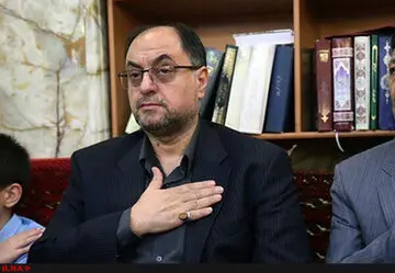 وحید حقانیان به عزای این فرد نشست