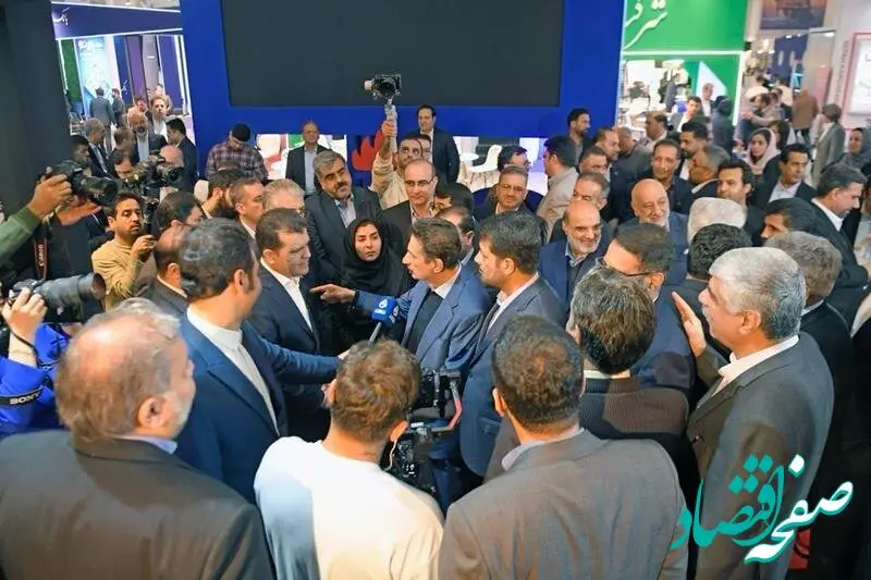 سومین رویداد ایران‌پتروکم، آینه تمام‌نمای صنعت پتروشیمی/ نشست بی‌واسطه و رودرروی مدیران ارشد هلدینگ خلیج‌فارس با تولیدکنندگان داخلی صنعت پتروشیمی برگزار شد