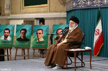 عکس | حدیث معنادار نصبشده در محل دیدار نخبگان با رهبر انقلاب