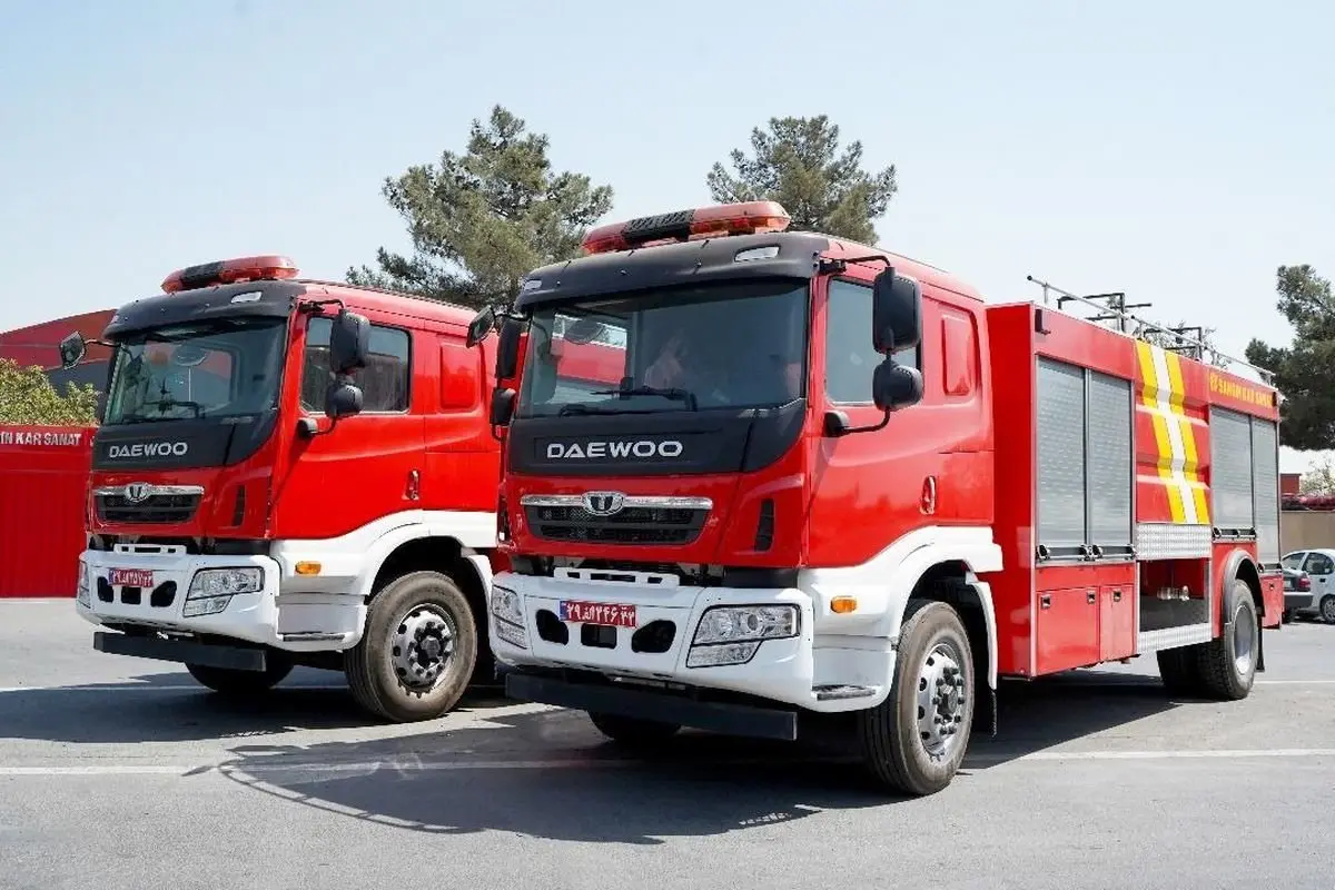 تحویل دو دستگاه کامیون آتش نشانی به واحدها و مجتمع های ایمیدرو