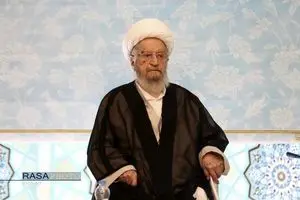 آیت الله مکارم شیرازی بر تسریع در انتخاب رهبری نظام تاکیید کرد