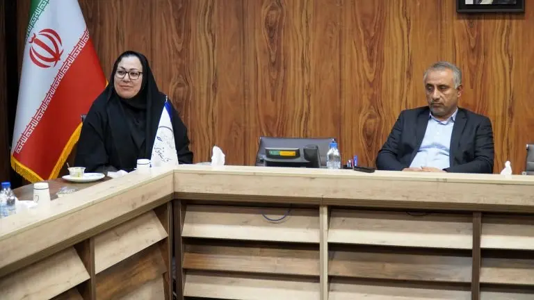 نشست کارکنان روابط عمومی با مدیرعامل پتروشیمی بندر امام