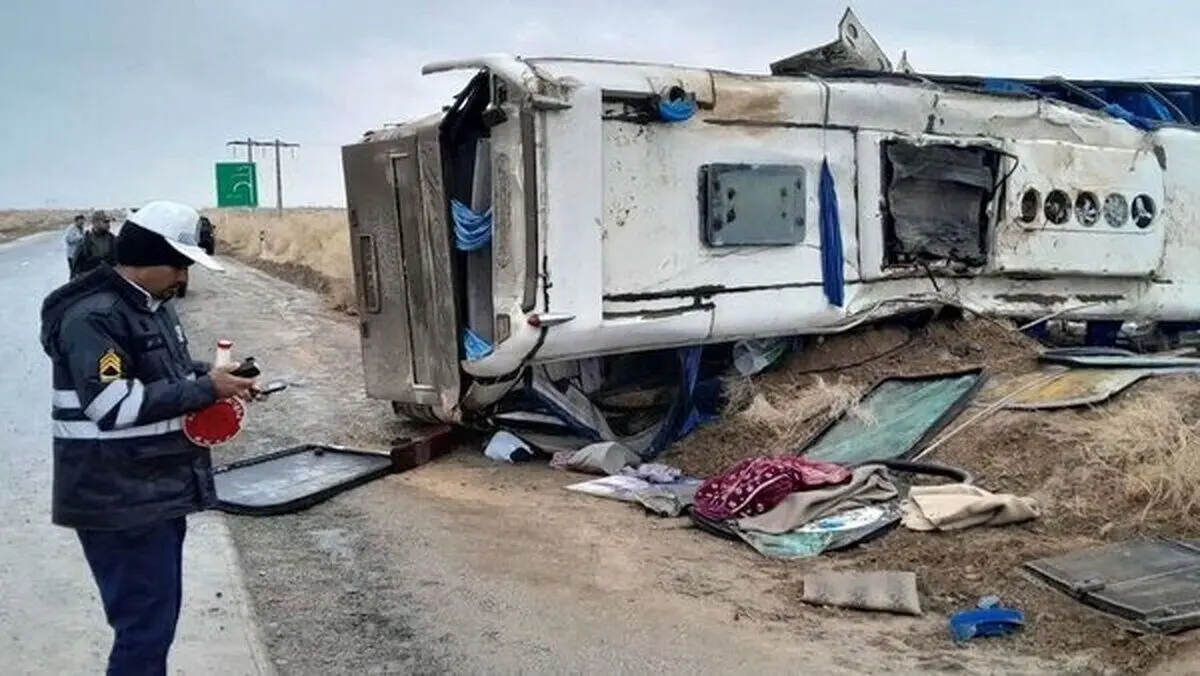 واژگونی مرگبار اتوبوس کرمان: تخلفات راننده و نقص فنی عامل حادثه دلخراش