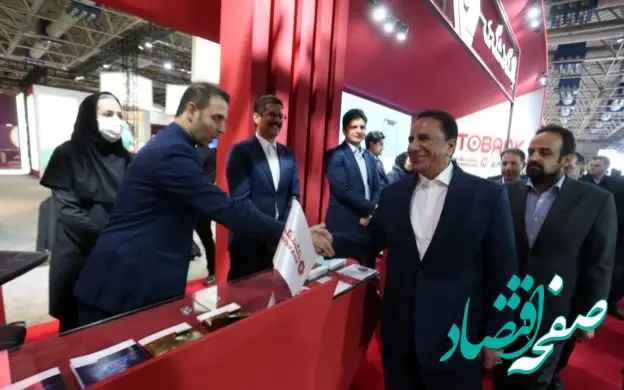 بازدید رئیس گروه مالی گردشگری از نمایشگاه بین‌المللی گردشگری
