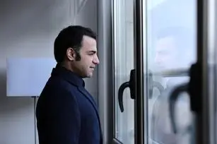 واکنش نویسنده سریال پایتخت به حامیان حمله به زیرساخت های ایران