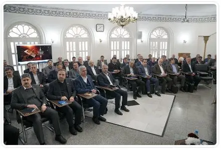 حمایت از تولیدکنندگان و حفظ رضایت مشتریان در افق بانک ملی ایران /تببین اهداف و برنامه های پایان سال با حضور روسای ادارات امور شعب