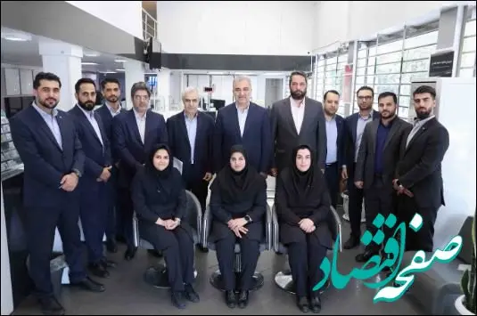 تأکید سرپرست بانک دی بر لزوم عدم دریافت مدارک غیرضروری از مشتریان در شعب