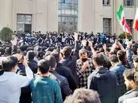خط و نشان مجلس برای وزیر علوم؛ آتش‌زدن پرچم جرم است