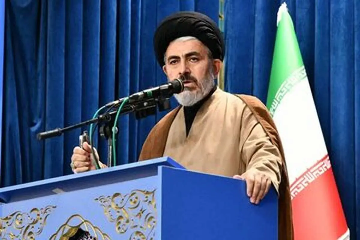 خیانت بزرگ مسئولان از نگاه این امام جمعه /پس لرزه های ممنوعیت حضور دختران مسلمان با لباس بلند و عبا در این مدارس 
