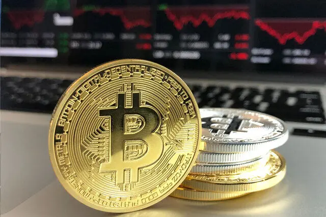جدیدترین قیمت ارزهای دیجیتال امروز سه شنبه ۱۴ مرداد ماه ۱۴۰۴ + جدیدترین قیمت بیت کوین سه شنبه | قیمت اتریوم چند؟ 