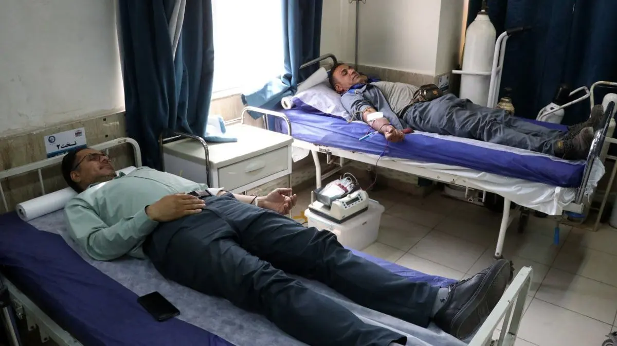 استقبال کارکنان شرکت فولاد هرمزگان از اهداى خون؛ اهدای زندگی