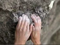 بازگشایی پرونده حادثه سقوط دختر جوان از کوه پس از 20 سال