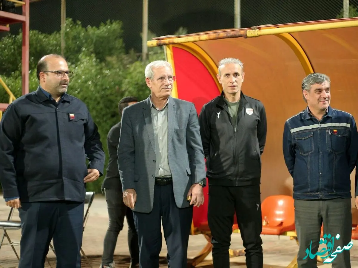 مدیرعامل شرکت فولاد خوزستان به تماشای بازی تدارکاتی تیم فولاد رفت