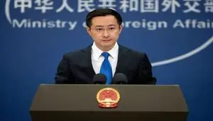 تأیید پکن از حضور خدمه چینی در نفتکش هدف‌گرفته در تنگه هرمز؛ هشدار درباره تهدید امنیت کشتیرانی بین‌المللی