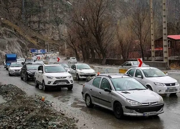 آخرین وضعیت جاده های کشور امروز جمعه/ بارش برف و باران در بعضی محورها