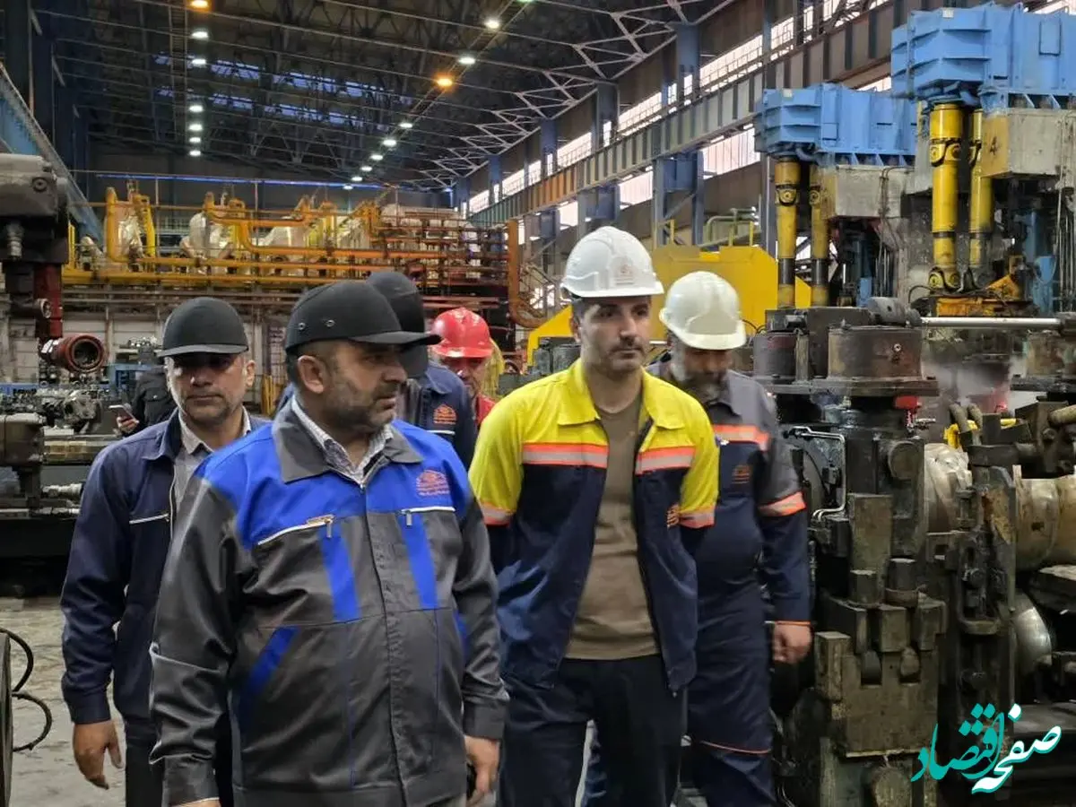 حضور میدانی مدیرعامل شرکت صنایع آهن و فولاد سرمد در خط مقدم تولید در تعطیلات نوروز و شرایط جنگ تحمیلی