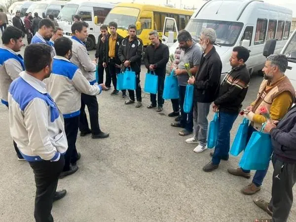 تقدیر از رانندگان شرکت فولاد امیرکبیر کاشان به مناسبت روز حمل و نقل
